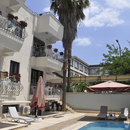 Suit Kemer