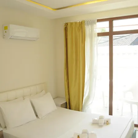 Aparthotel Suit *