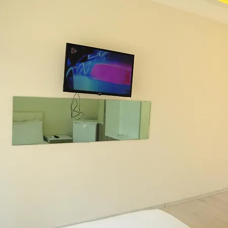Suit Kemer